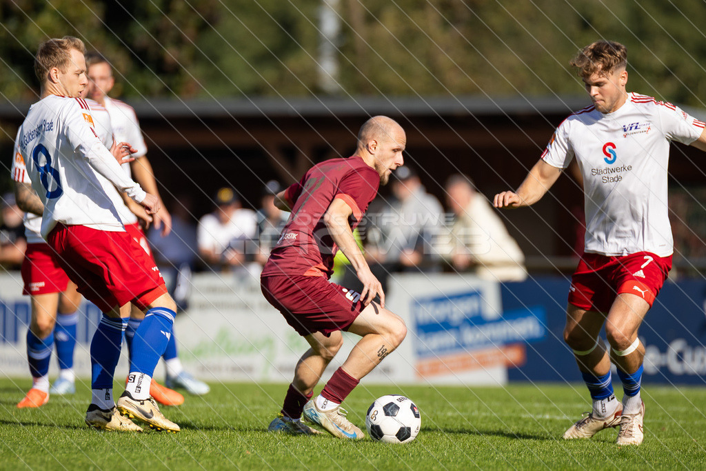 20250928_Picselweb-Fotografie_1R3_1345 | Spielszenen aus dem Spiel VfL Güldenstern Stade - Rotenburger SV. Ergebnis 0:3 - Realisiert mit Pictrs.com