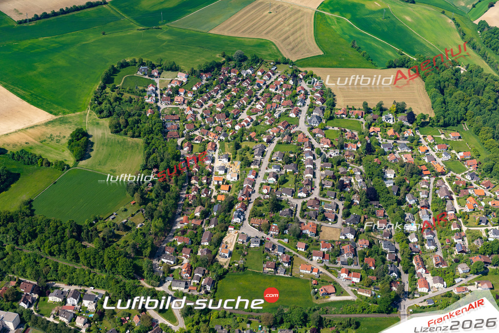 Die Luftaufnahme Achdorf - Landshut wurde 2021 mittels Flugzeug (keine Drohne) erstellt. Hohe Auflösung -für große Poster und Wandbilder geeignet!
