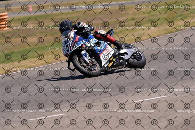 26bt04-1807 | markuskiefer.com - Realisiert mit Pictrs.com