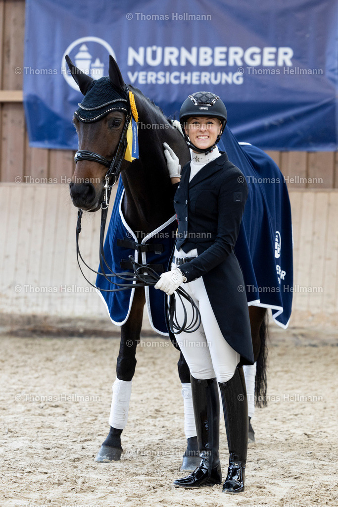 TH_210 Greta Busacker (GER)_ Frieda NRW_32361 | 210 Greta Busacker&nbsp;(GER), Frieda NRW beim Reitturnier Guxhagen-Dörnhagen 2025 am 10.10.25 in Dörnhagen, Reit- u. Fahrverein