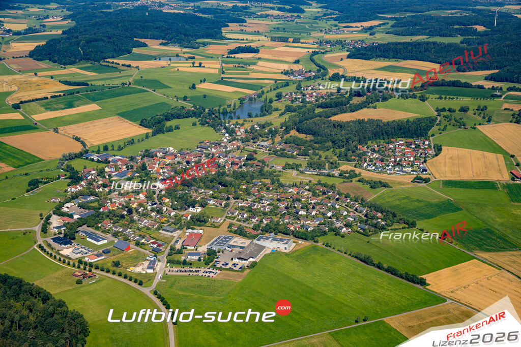 Das Luftbild zeigt : Marktlustenau Kreßberg - Die Luftaufnahme wurde 2024 vom UL-Flugzeug aus erstellt ( keine Drohne ) - Hochauflösende Luftaufnahme - Für grossformatige Ausdrucke geeignet. Die Geschenkidee !Mit Lizenz und Bildrechte bestellbar
