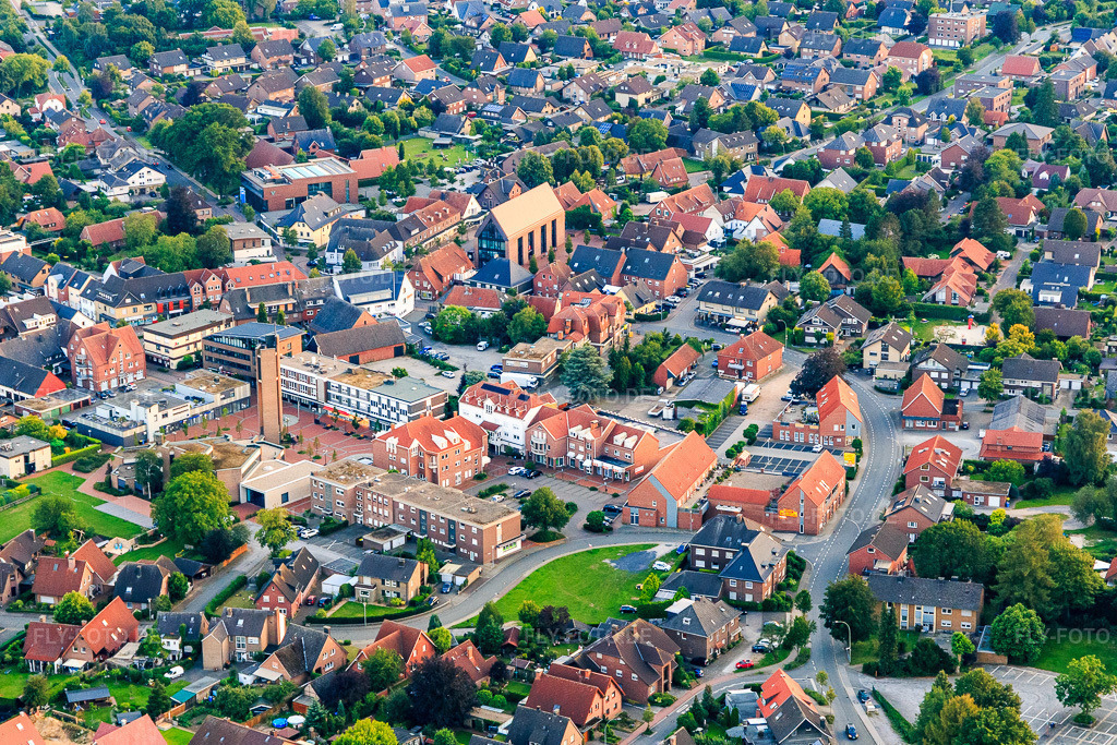Rathauspl | Luftbild: Rathauspl in Heiden im Bundesland Nordrhein-Westfalen in Deutschland. Foto: IMG_008138.jpg vom 13.07.2020 durch Werner Riehm/FLY-FOTO.de - Realisiert mit Pictrs.com