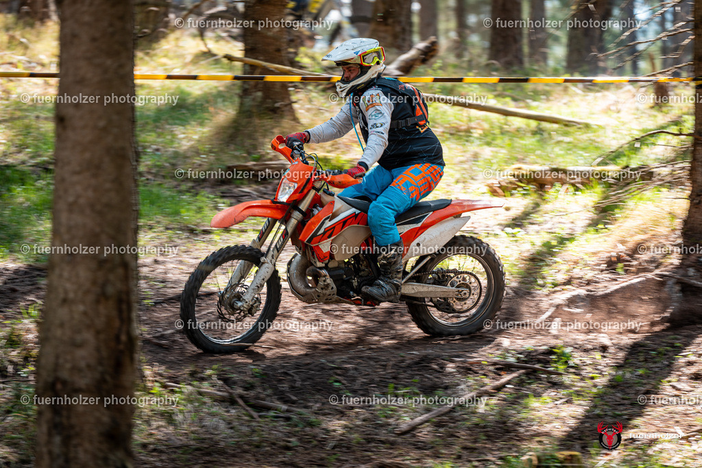 fuernholzer_250501-C2-312 | Fotografische Impressionen von der Red Stag Enduro Extreme by fuernholzer-photography.com. Endurosport in Österreich fotografisch festgehalten von fuernholzer. Auftragsfotografie für Private, Gewerbefotos und Industriefotografie. Eventfotografie, Sportfotografie und Motorsportfotografie. Anbieter von Fotoworkshops, Fototraining, fotografischen Vorträgen und Fotoseminaren.