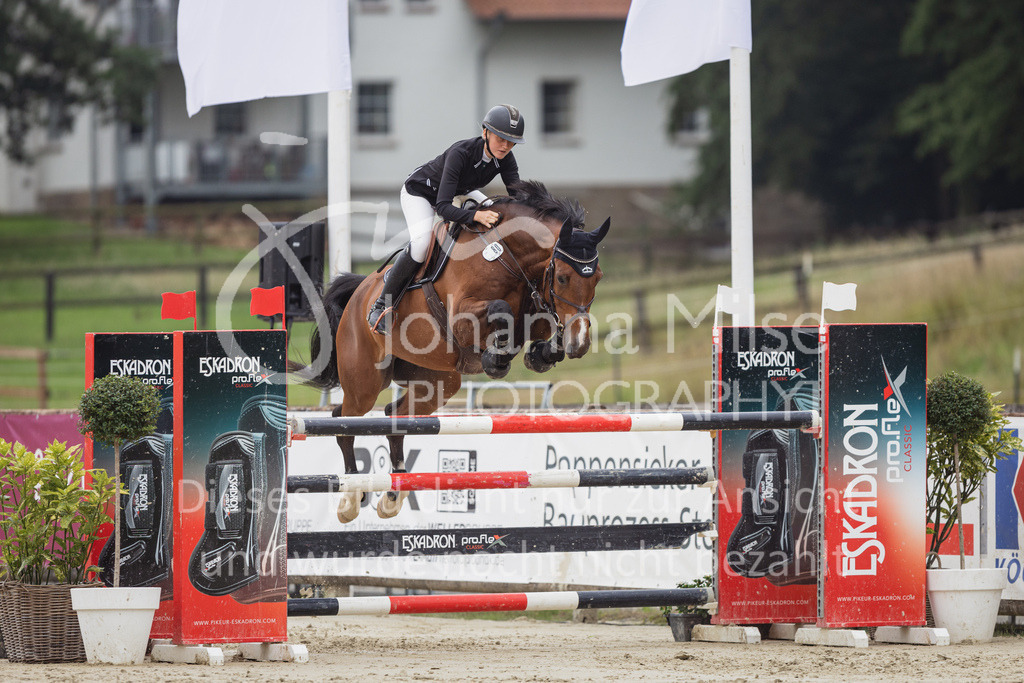 230730_BHO_M2-Spr_1-438 | Deine schönsten Turniermomente als professionelle Fotos! Entdecke hochwertige Pferdesport-Fotografie im Online-Shop. Jetzt Fotos finden & bestellen!