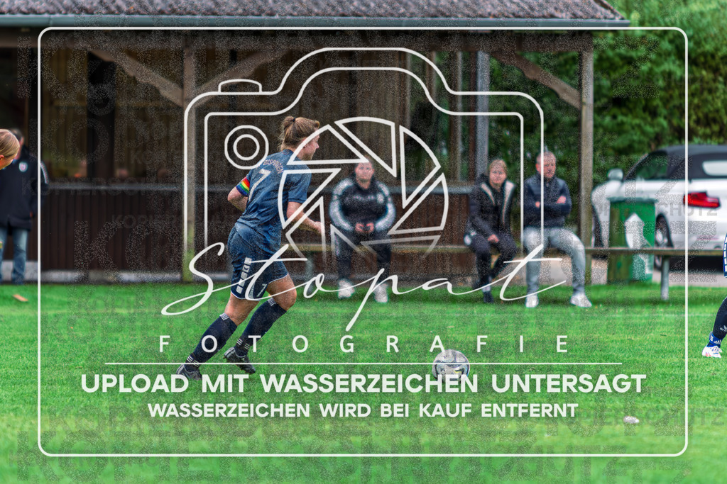 SFBSGF-1014 | Maxime Wachs (SF Bispingen #07) beim Damen Kreisliga HK/CE Spiel zwischen Sportfreunde Bispingen und SG Fulde im Sportplatz Steinbeck/Luhe, Bispingen (Simon Paul Stopat) - Realisiert mit Pictrs.com