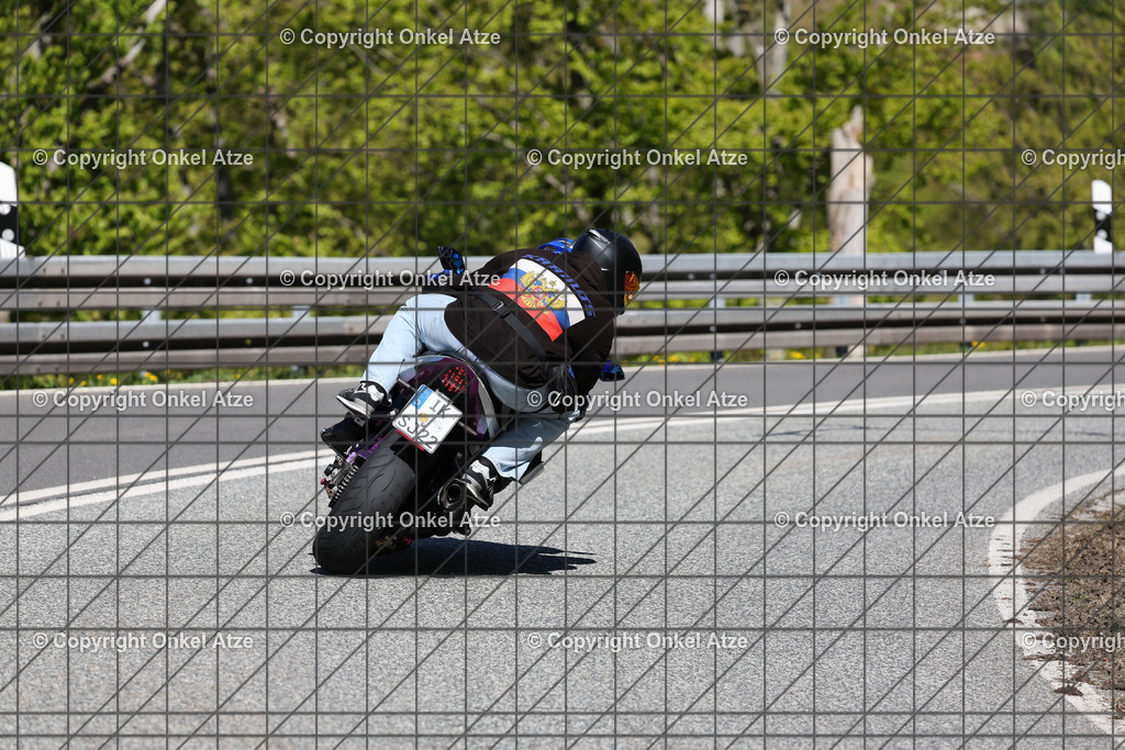 IMG_8336 | Fotograf am Kyffhäuser. Onkel Atze. Kyffhäuser Rennstrecke. Café36. Motorsportfotografie. - Realisiert mit Pictrs.com