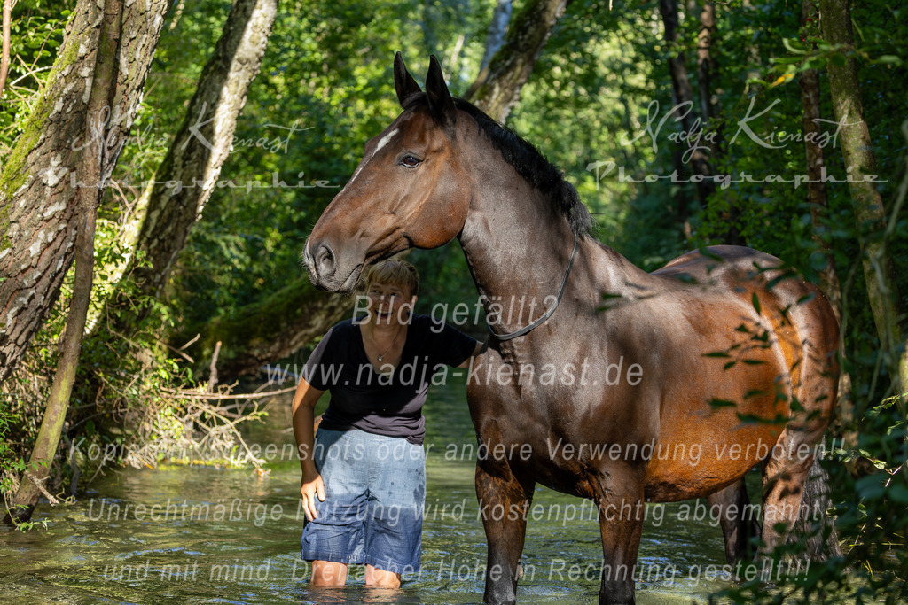 Auswahl_Photographie_Nadja_Kienast__IE_8592-Verbessert-RR | Ich biete Ihnen einzigartige und individuelle Fotoshootings mit Ihren Tieren.
In individuellen Coachings lernen Sie, wie sie von Ihrem Pferd, Ihrer Katze, Ihrem Hund oder einfach Ihrem persönlichen Lieblingstier eindrucksvolle Fotos machen können.