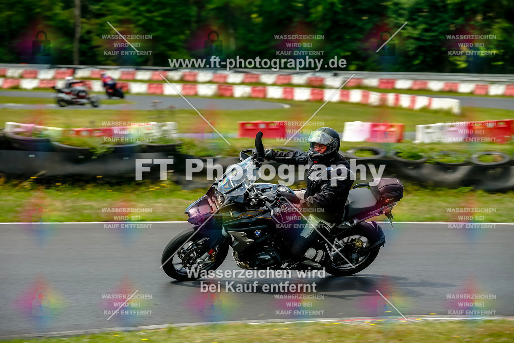 VBK-4833 | Hier findet Ihr Bilder von Touristenfahrten auf der Nürburgring Nordschleife oder von anderen Veranstaltungen die ich besucht habe. Viel Spass beim Durch Schauen 
