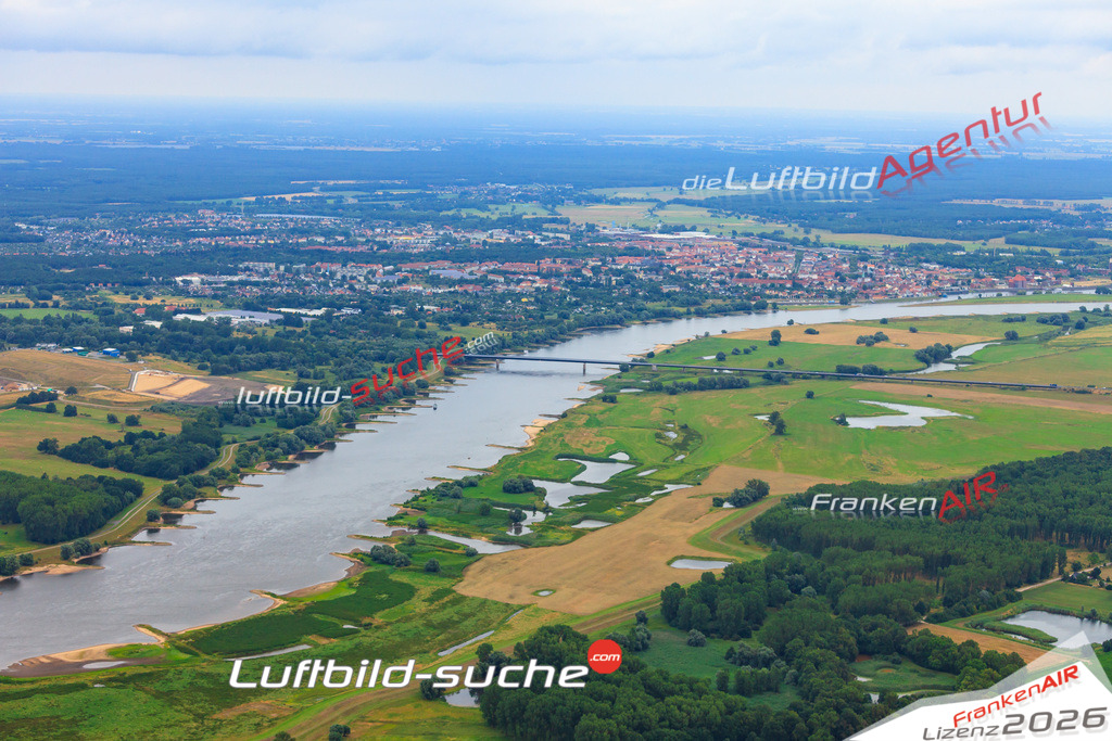 Die Luftaufnahme der Stadt Aland wurde vom UL-Flugzeug heraus erstellt ( keine Drohne )- hohe Auflösung für beste Qualität