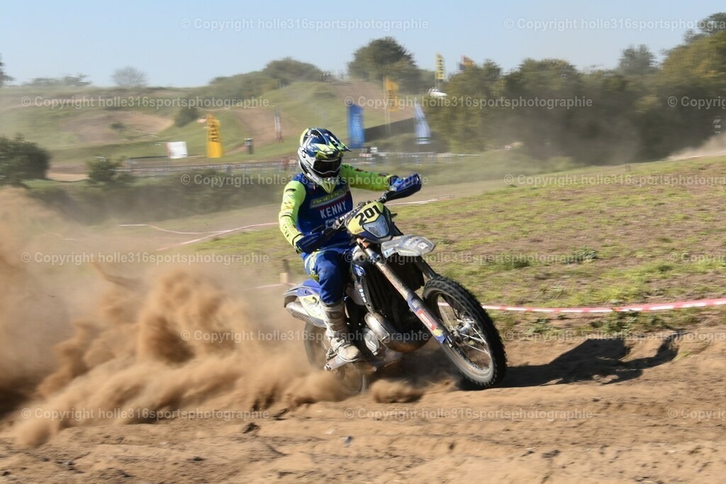 DSC_0325 | Sportfotografie , Motorsport, Motoross, Reitsport, Mointainbike, Enduro,
Landschaft , Outdoor, Eventfotografie, Landschaft, Bilder online bestellen - Realisiert mit Pictrs.com