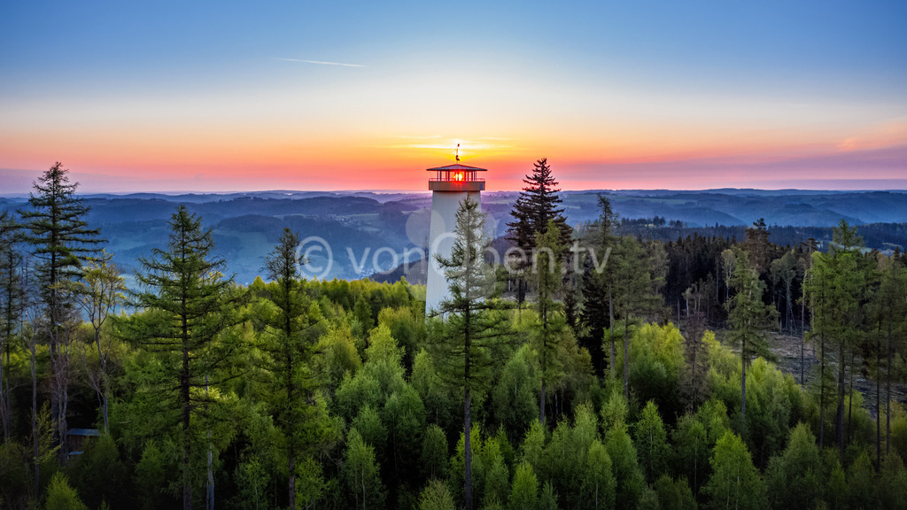 Die Thüringer Warte zum Sonnenuntergang | Luftbilder, Drohnenbilder, Oberfranken, Bayern, Kronach, Lichtenfels, Kulmbach, Thüringen, Frankenwald, Thüringerwald - Realisiert mit Pictrs.com