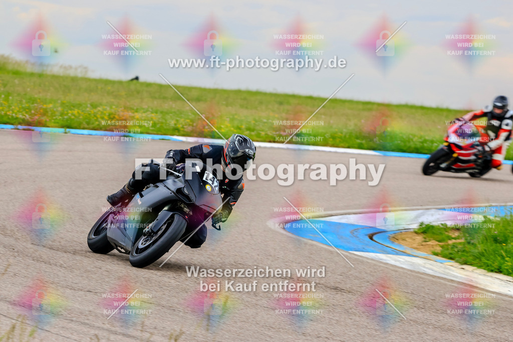 MotoTeam-1754 | Hier findet Ihr Bilder von Touristenfahrten auf der Nürburgring Nordschleife oder von anderen Veranstaltungen die ich besucht habe. Viel Spass beim Durch Schauen 