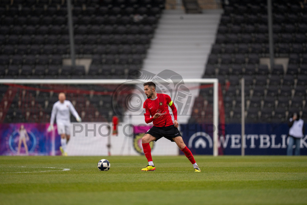 SG Sonnenhof Grossaspach vs. FC 08 Homburg, Fussball, Regionalliga Suedwest, 26. Spieltag, 28.03.2026 | Volkan Celiktas (SG Sonnenhof Grossaspach, #05) am Ball,SG Sonnenhof Grossaspach vs. FC 08 Homburg, Fussball, Regionalliga Suedwest, 26. Spieltag, 28.03.2026