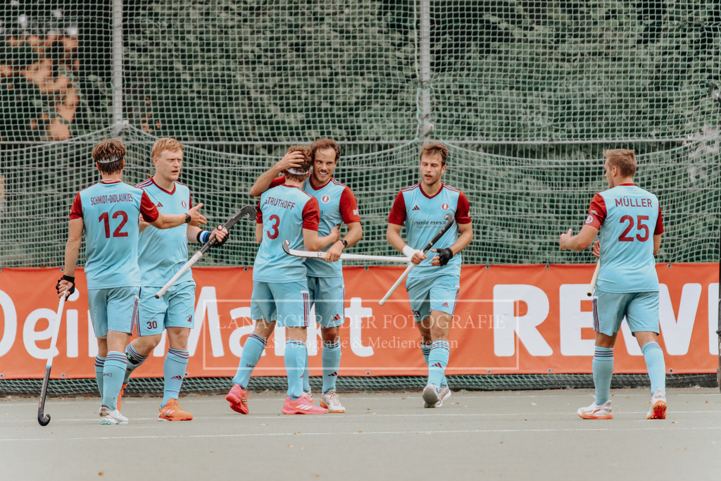 Herren_Bundesliga_02_F_RWK-UHC_21.09.25_Köln (240 von 471) | lanaschraderfotografie - Realisiert mit Pictrs.com