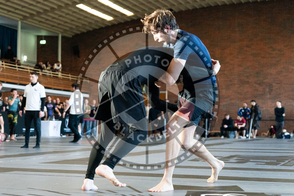 20251129PBB7257 | Fighters compete during the luta livre competition ILLCS XI winter edition on November 29, 2025 in Hannover, Germany.