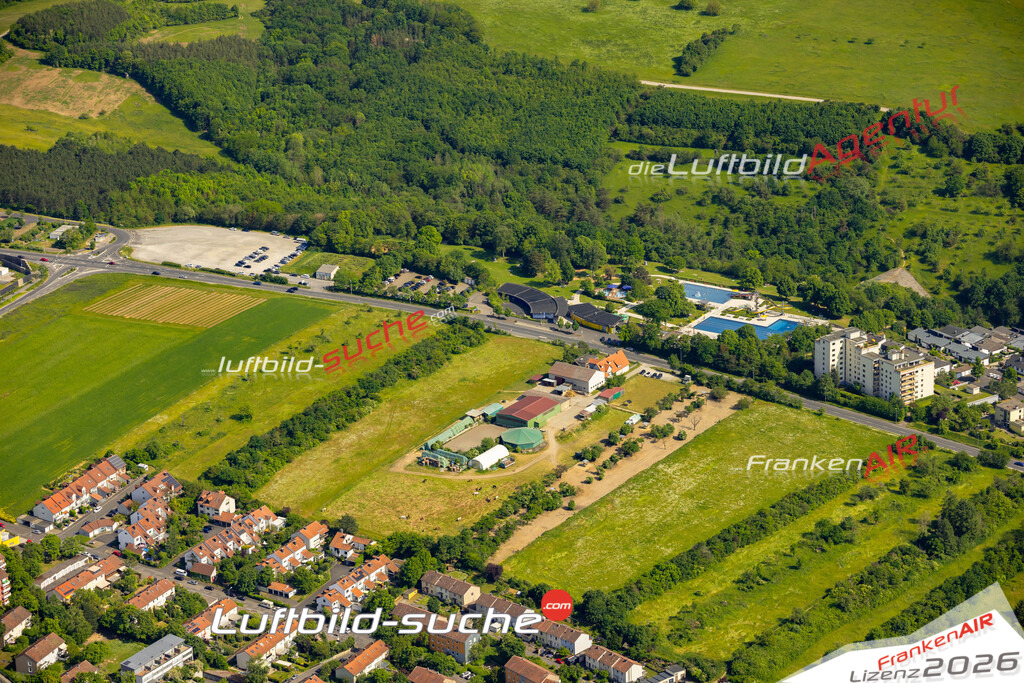 Das Luftbild zeigt  Veitshöchheim - Die Luftaufnahme wurde 2023 vom UL-Flugzeug aus erstellt ( keine Drohne ) - Hochauflösende Luftaufnahme - Für grossformatige Ausdrucke geeignet. Die Geschenkidee !Mit Lizenz und Bildrechte bestellbar