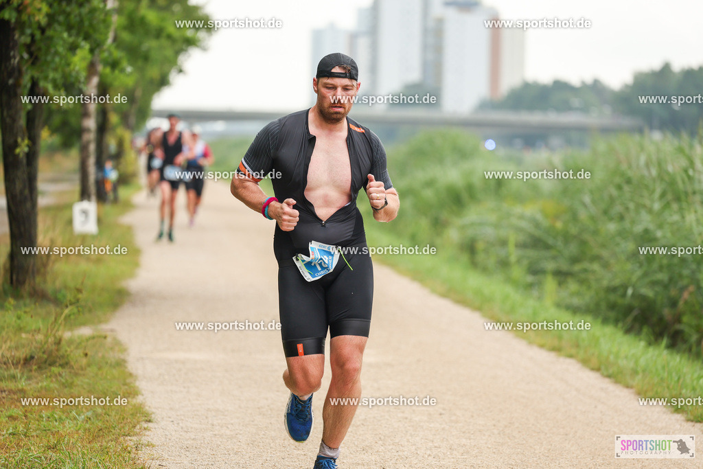 LUR_2001 | 34. M-net Erlanger Triathlon 2025 #erlangertriathlon  #mnettriathlon2025 #mnettriathlon #team #olympischedistanz #mitteldistanz #triathlon #maindonaukanal  #erlangertriathlon2025 #yourpictrs #tv1848 #tv1848erlangen  #triathlonbayern #sportinerlangen #demsportverbunden #sportshot_your_pictrs Copyright: www.sportshot.de
