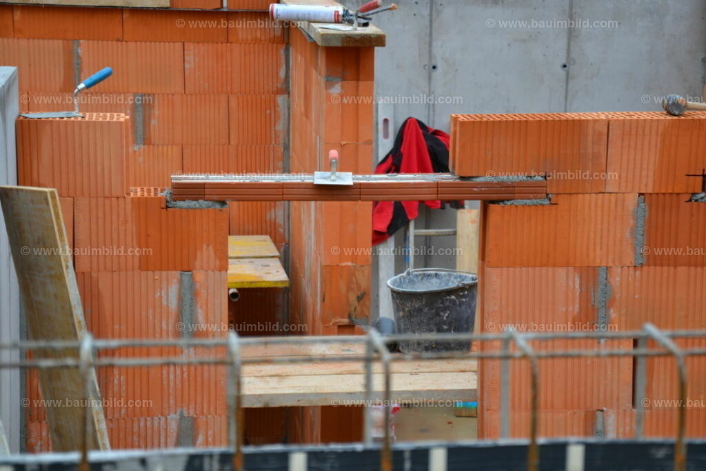 bib-lg07-mauerarbeiten-0043 | Nach LV-Leistungsgruppen sortierte Detailfotos über den Bau eines Hauses. Alle Hausbau-Bilder direkt vom Urheber und Autor der Website Haus-Selber-Bauen.com
