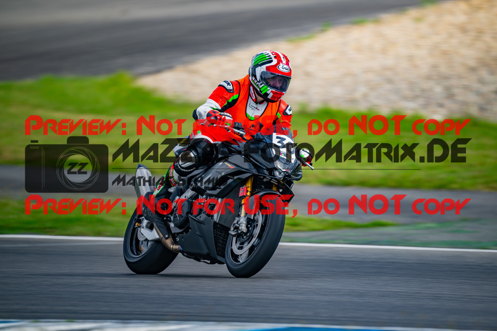 MaZZes_FotoMatrix_240702_6007705_2-140 | GELB