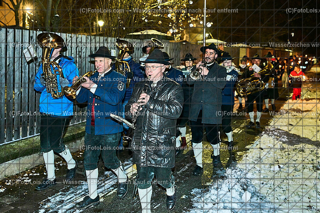 ALP9422_Wieselburger ADVENT_Wintersonnenwendfeier | (C)FotoLois.com, Alois Spandl, Wieselburger Advent, Wintersonnenwendfeier mit Umzug durch die Stadt, Sonnenwendfeuer und Perchtenlauf mit Show im Schlosspark, Mitwirkung der Partnergemeinde EINBECK, Sa 17. Dezmber 2022.