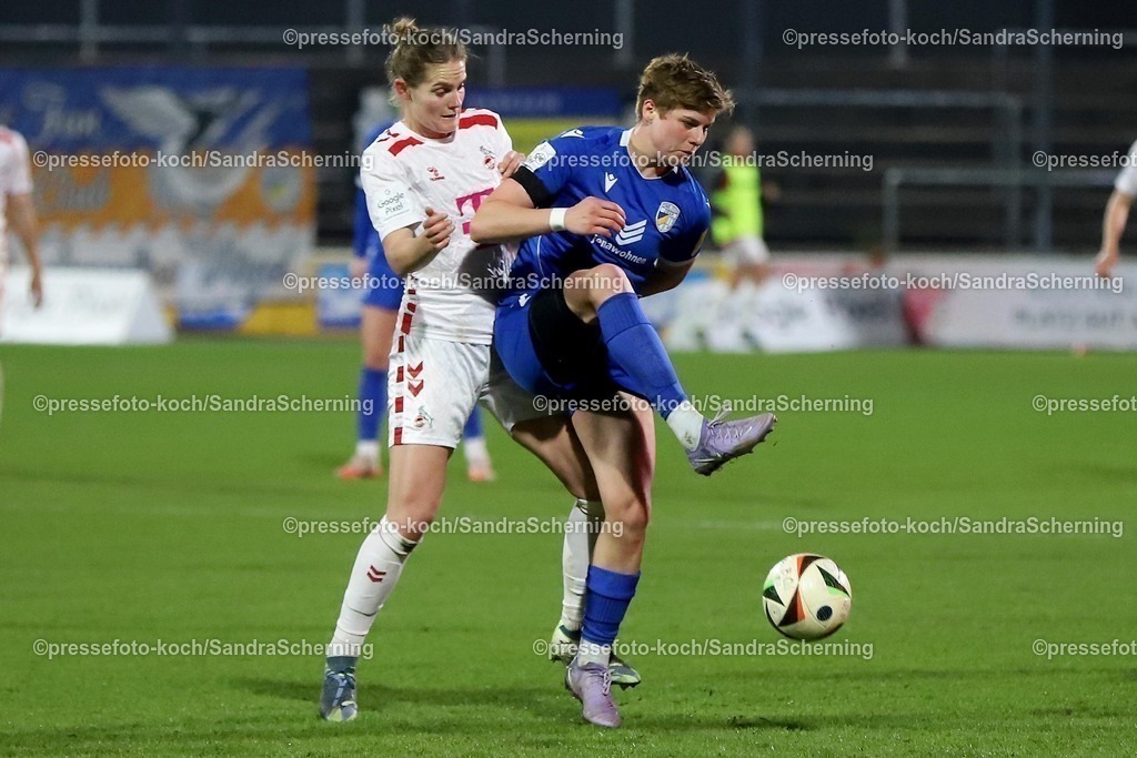 xSSC28032501021 | 28.03.2025, xsscx, Frauen Fußball, 1. FC Köln - FC Carl Zeiss Jena, 1. Fußball Bundesliga, Franz-Kremer-Stadion, Saison 2024 2025: Taylor Marie Ziemer (1. FC Köln 18) im Zweikampf gegen Gwendolyn Mummert (FC Carl Zeiss Jena 27) DFB regulations prohibit any use of photographs as image sequences and or quasi-video.