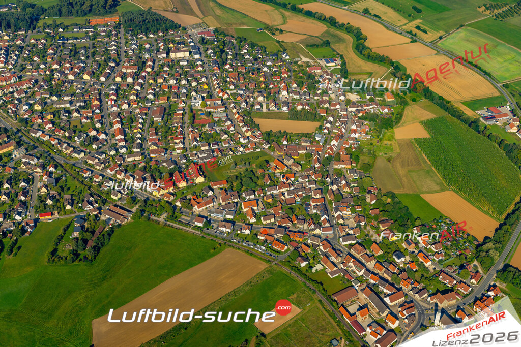 Das Luftbild zeigt : Forth Eckental - Die Luftaufnahme wurde 2024 vom UL-Flugzeug aus erstellt ( keine Drohne ) - Hochauflösende Luftaufnahme - Für grossformatige Ausdrucke geeignet. Die Geschenkidee !Mit Lizenz und Bildrechte bestellbar