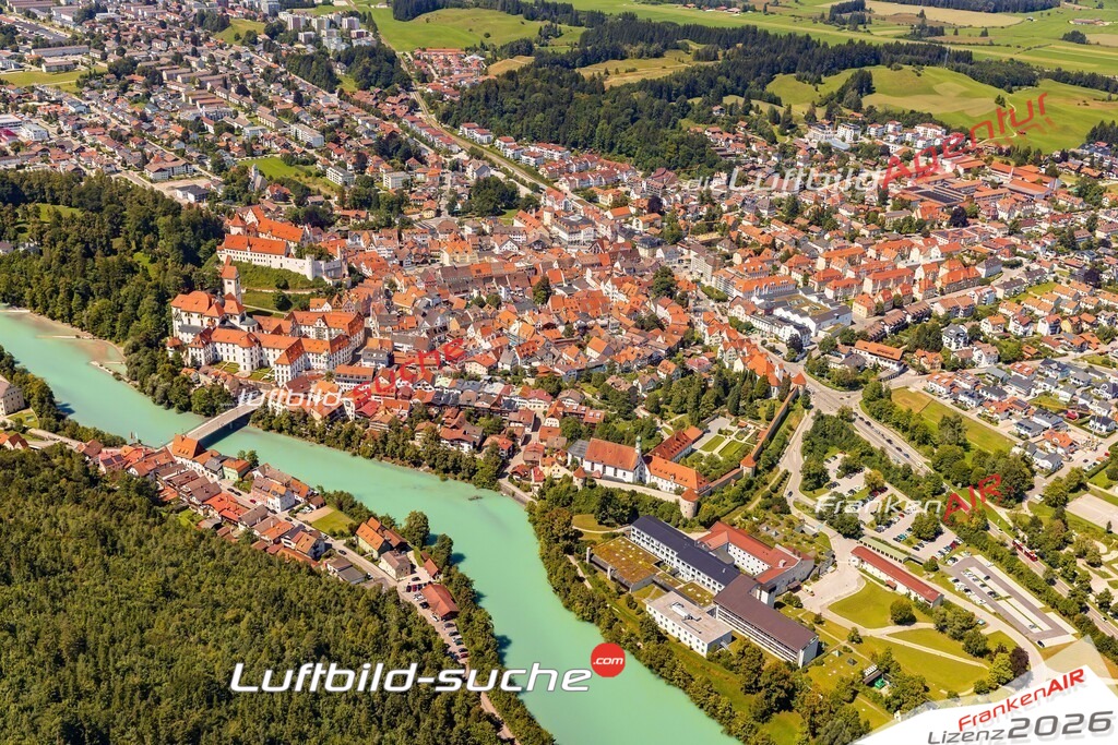 Luftaufnahme von Füssen - Die Luftaufnahme wurde 2025 vom UL-Flugzeug heraus erstellt ( keine Drohne ) - Hochauflösende Luftaufnahme - für professionelle Ausdrucke geeignet. Die Geschenkidee !Mit Lizenz und Bildrechte bestellbar