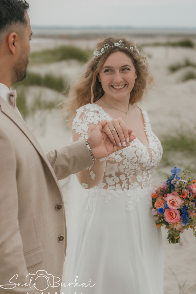 IMG_3848 | Authentische, natürliche und emotionale Fotoshootings auf der Nordseeinsel Föhr. Als Fotografin halte ich deine schönsten Momente in einzigartigen Neugeborenen-, Familien-, Paar- und Einzelshootings fest. Jetzt einen Termin vereinbaren!