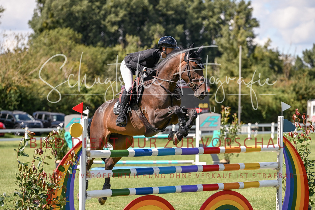 Schugtsche-Düren.2024-09.Springprf.L-46 | Schugtsche Fotografie - Realisiert mit Pictrs.com