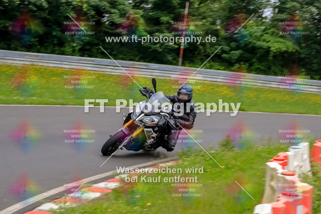 VBK-6970 | Hier findet Ihr Bilder von Touristenfahrten auf der Nürburgring Nordschleife oder von anderen Veranstaltungen die ich besucht habe. Viel Spass beim Durch Schauen 