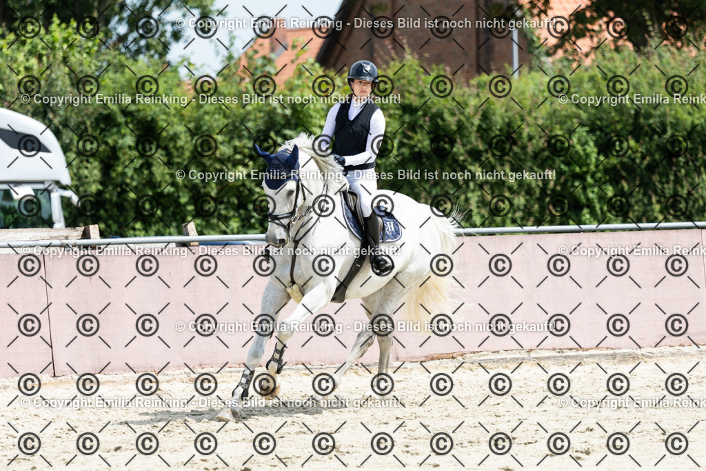 CL5A4050 | Emilia Reinking Fotografie - Realisiert mit Pictrs.com