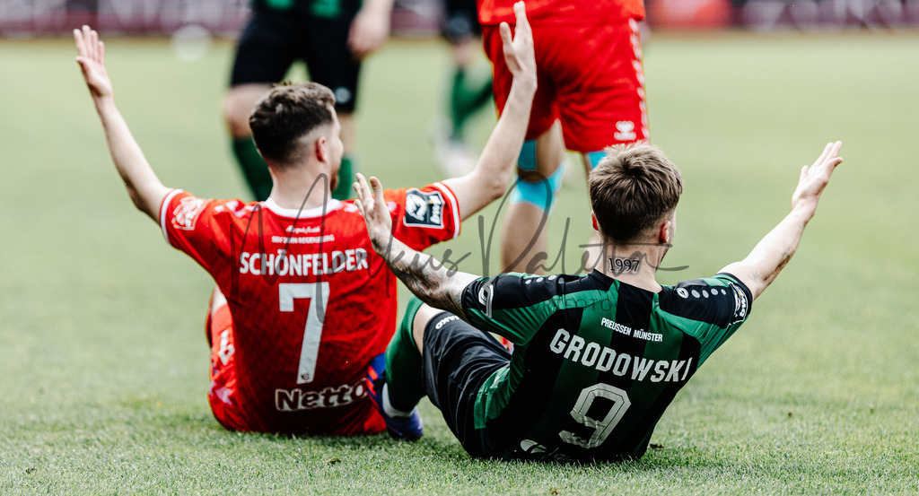 3. Liga, Saison 2023/24, 32. Spieltag: SC Preußen Münster - Jahn Regensburg | Münster, 06.04.2024: 3. Liga, 32. Spieltag, SC Preußen Münster gegen Jahn Regensburg im LVM-Preußenstadion in Münster. Foto: sportfotografie.ms | Markus Paletta - Realisiert mit Pictrs.com