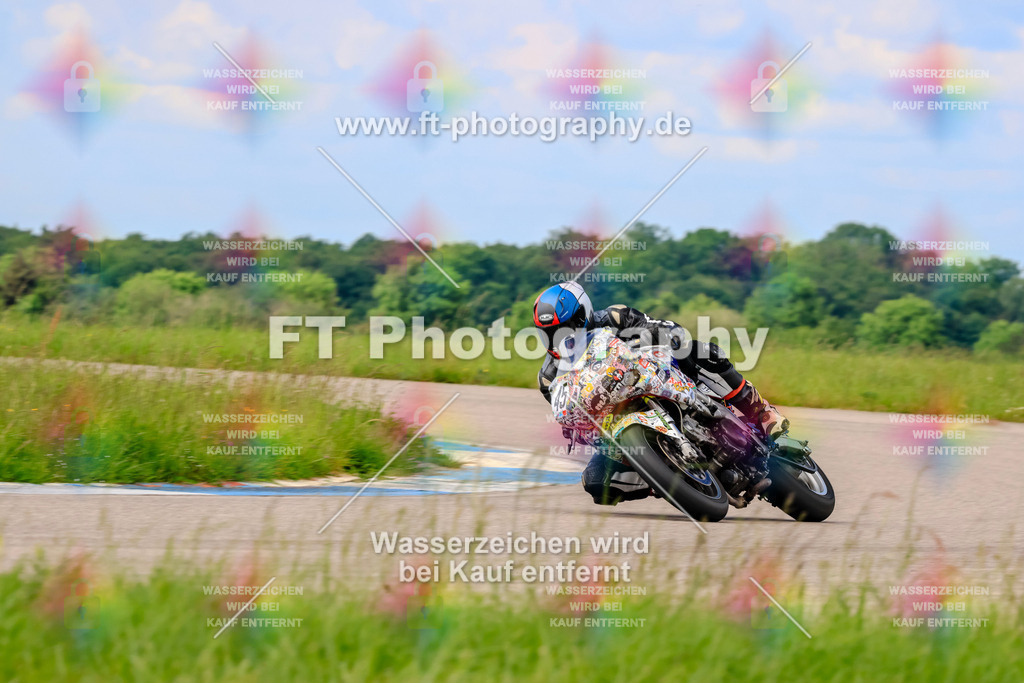 MotoTeam-1207 | Hier findet Ihr Bilder von Touristenfahrten auf der Nürburgring Nordschleife oder von anderen Veranstaltungen die ich besucht habe. Viel Spass beim Durch Schauen 