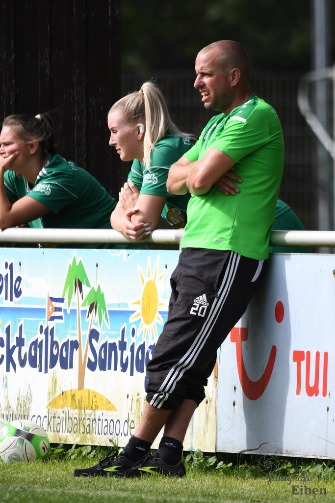 SG am Meer-TSV Abbehausen | Frauen Bezirksliga Nord; SG am Meer (schwarz)-TSV Abbehausen (grün) am 13.08.2023; in Gristede (), Photo: Philip Eiben 2023 - Realisiert mit Pictrs.com