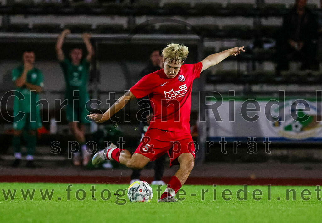 2023-09-01_084_SC_Baldham-Vaterstetten_gegen_TSV_1877_Ebersberg | Vaterstetten, Deutschland, 01.09.2023:
Fußball, Kreisliga 2023 / 2024, 3. Spieltag, SC Baldham-Vaterstetten gegen TSV 1877 Ebersberg, Ergebnis: 1:2

Daniel Winzer (SC Baldham-Vaterstetten, #5)

Foto: Christian Riedel / fotografie-riedel.net
