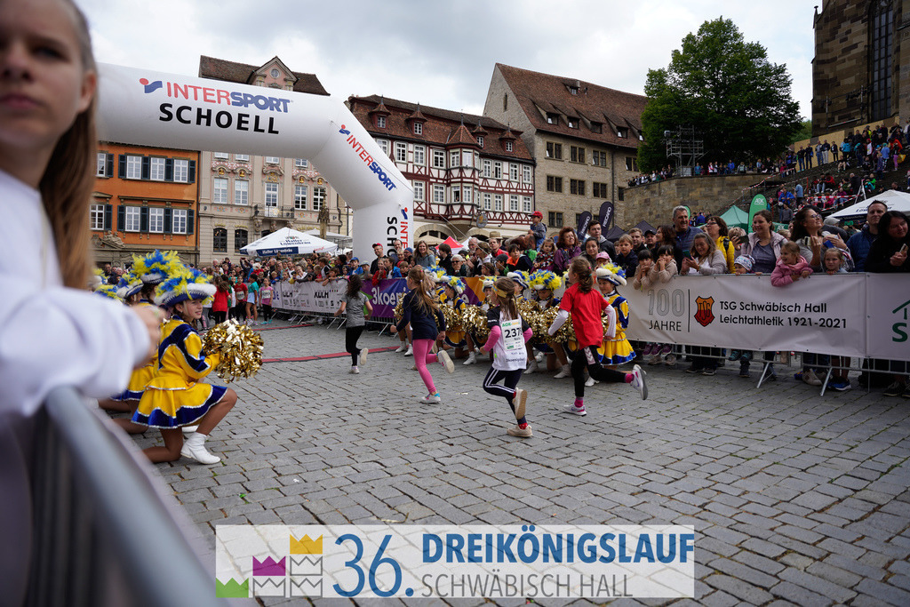 AOK Junior Cup 400m | 3Königslauf 2022 AOK Junior Cup 400m - Realisiert mit Pictrs.com