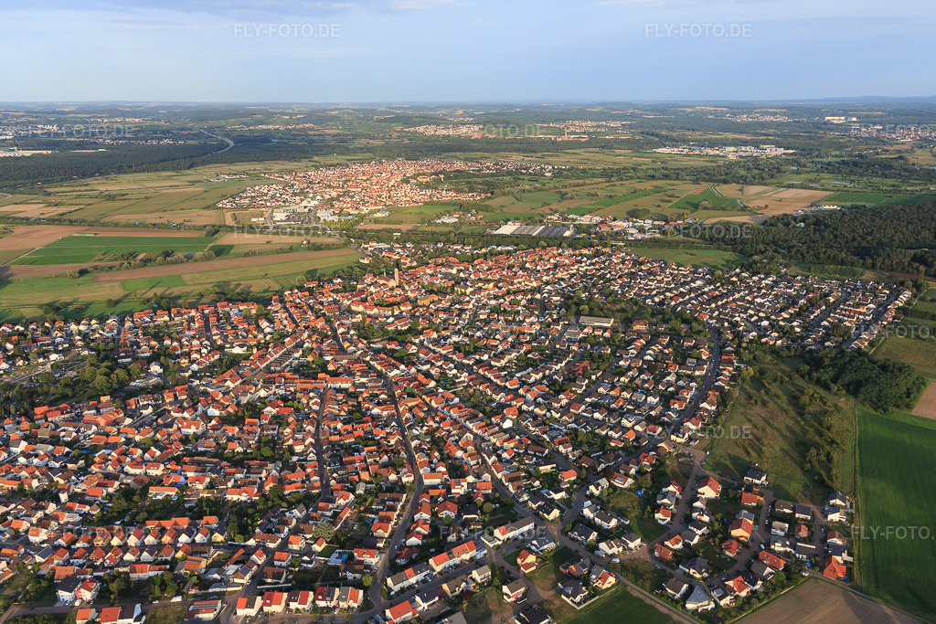 Luftbild: Ortsübersicht aus Nordwesten im Ortsteil Sankt Leon in St. Leon-Rot im Bundesland Baden-Württemberg in Deutschland. Foto: IMG_102505.jpg vom 24.08.2017 durch Werner Riehm/FLY-FOTO.de
