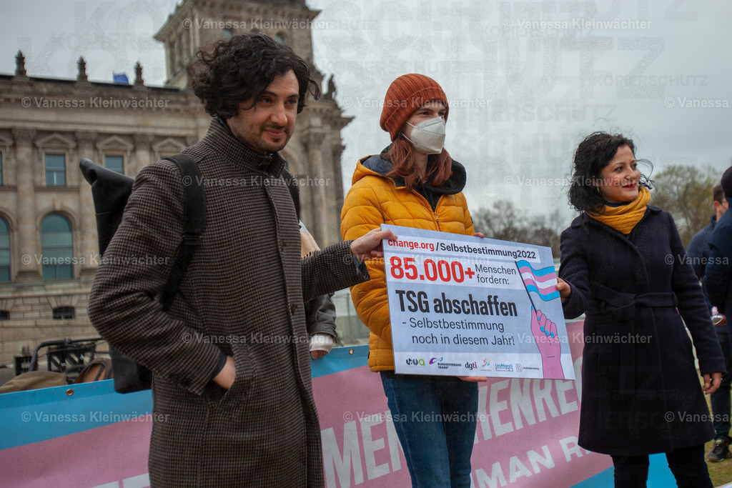  Trans Day Of Visibility Kundgebung 2022 in Berlin | Vanessa Kleinwächter - Realisiert mit Pictrs.com