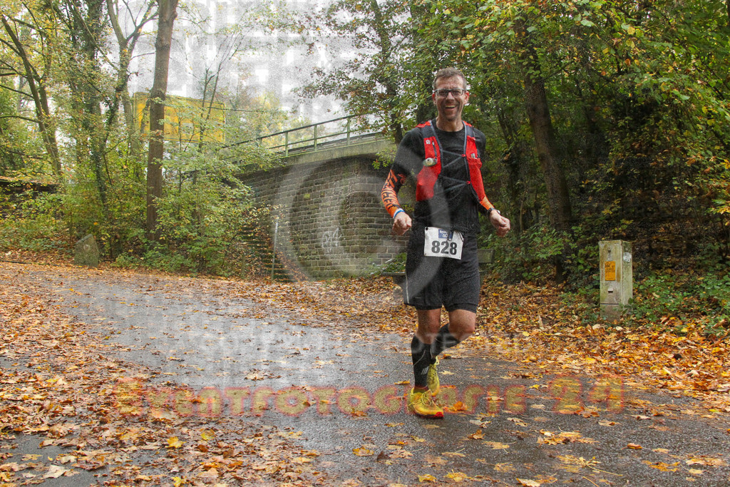241027_0941_EV4_5786 | Sportfotografie im Rhein-Sieg Kreis, Köln, Bonn, NRW, Rheinland Pfalz, Hessen, etc. Unser Tätigkeitsfeld umfasst den Laufsport vom Volkslauf über den Marathon, Duathlon, Triathon bis zum Ultralauf wie Kölnpfad Ultra oder Schindertrail.