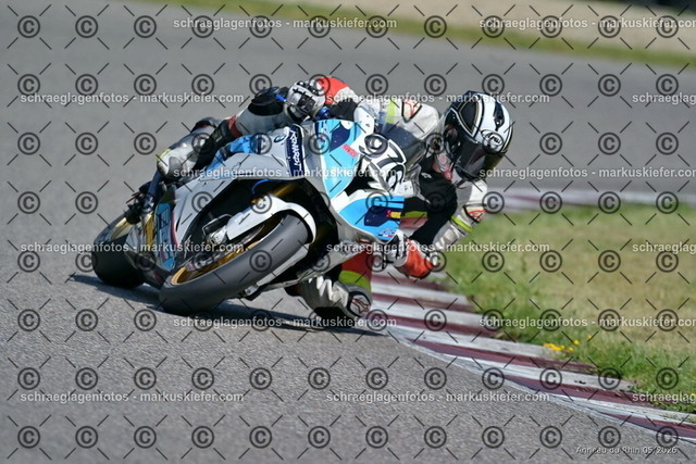 26BT02-1199 | markuskiefer.com - Realisiert mit Pictrs.com