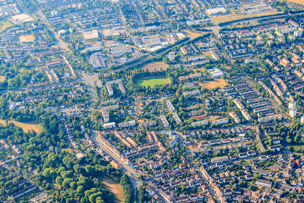 Luftbild: Ortsansicht von Norden im Ortsteil Daxlanden in Karlsruhe im Bundesland Baden-Württemberg in Deutschland. Foto: IMG_69819.jpg vom 06.07.2014 durch Werner Riehm/FLY-FOTO.deAuflösung des Originals: 4752 x 3168 px