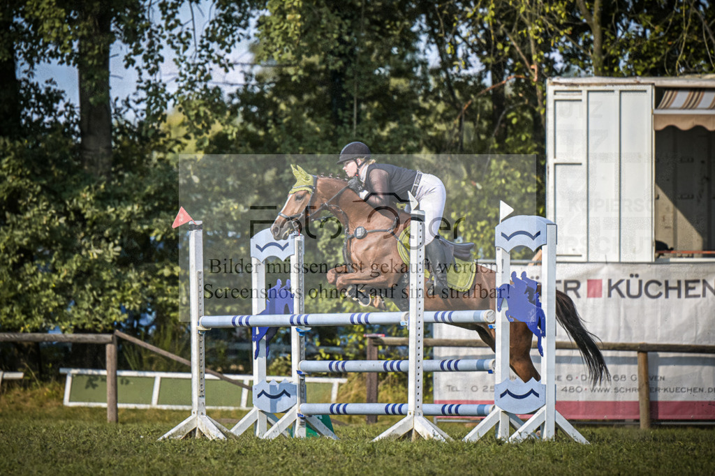 DOS_1533 | Entdecke hochwertige Reitturnierfotos von Foto Oger. Professionell, emotional und authentisch – jetzt Lieblingsmomente im Shop bestellen. - Realisiert mit Pictrs.com