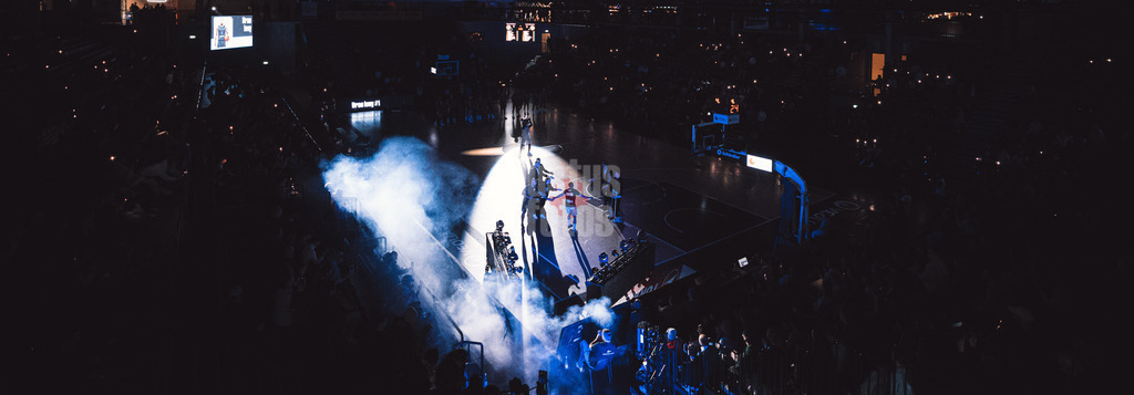 Basketball | Männer | Saison 2024/2025 | BKT EuroCup | Veolia Towers Hamburg vs. Umana Reyer Venice | 08.01.2025 | Brae Ivey (#1, Veolia Towers Hamburg) beim Einlauf