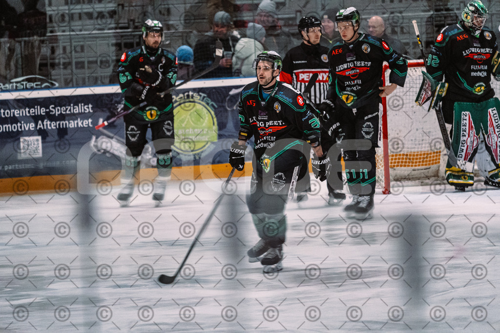 Alligators_vs_Peiting_04_01_2026-085 | Höchstadt Alligators Fotogalerie: Eishockey-Action aus Franken. Professionelle Spielfotos, Portraits & Stadionbilder zum Download. Jetzt entdecken! - Realisiert mit Pictrs.com