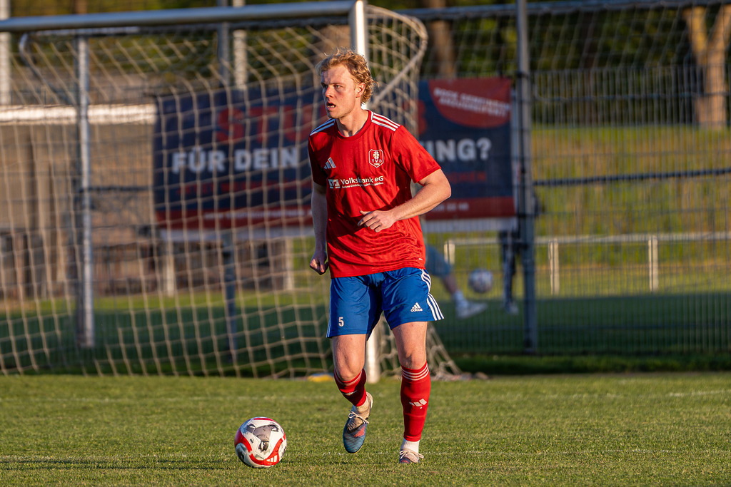 Fußball I Herren I Saison 2025-2026 I Landesliga Weser-Ems I 17. Spieltag I TV Dinklage - VfR Voxtrup I 12714 | jns.sportfotos - Realisiert mit Pictrs.com