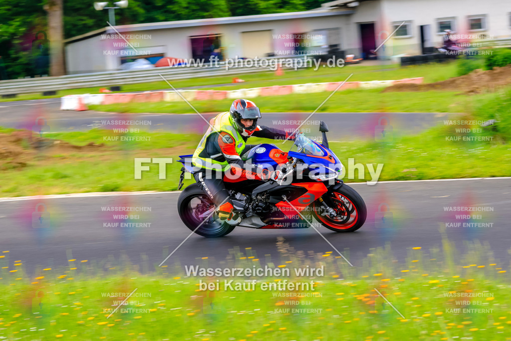 VBK-7677 | Hier findet Ihr Bilder von Touristenfahrten auf der Nürburgring Nordschleife oder von anderen Veranstaltungen die ich besucht habe. Viel Spass beim Durch Schauen 