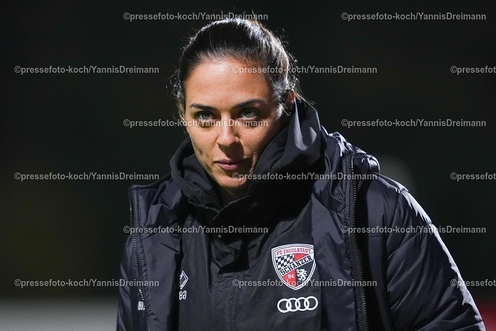 xYDR31102501006 | 31.10.2025, xydrx, Fußball, 3.Liga, FC Viktoria Köln - FC Ingolstadt 04, Saison 2025 2026, Sportpark Höhenberg: Sabrina Wittmann (Cheftrainerin FC Ingolstadt)  DFB regulations prohibit any use of photographs as image sequences and or quasi-video.