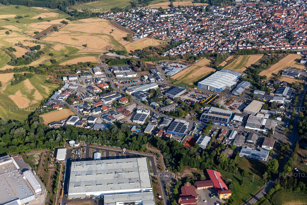Luftbild: Gewerbegebiet Industriestr in Hagenbach im Bundesland Rheinland-Pfalz in Deutschland. Foto: IMG_133785.jpg vom 14.08.2022 durch Werner Riehm/FLY-FOTO.de