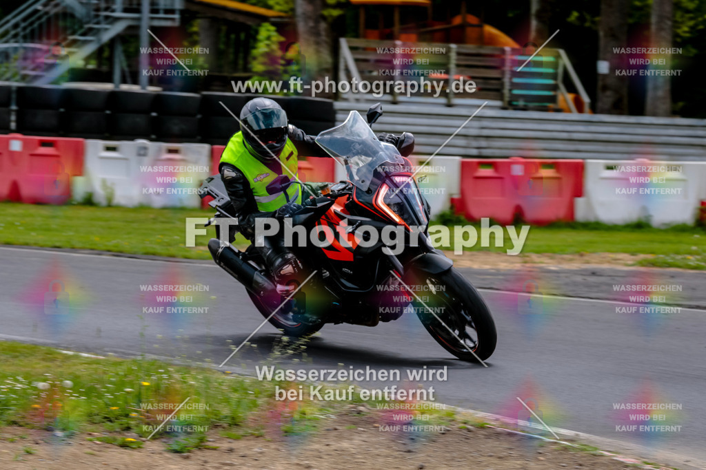 MotoTeamVBK-20994 | Hier findet Ihr Bilder von Touristenfahrten auf der Nürburgring Nordschleife oder von anderen Veranstaltungen die ich besucht habe. Viel Spass beim Durch Schauen 
