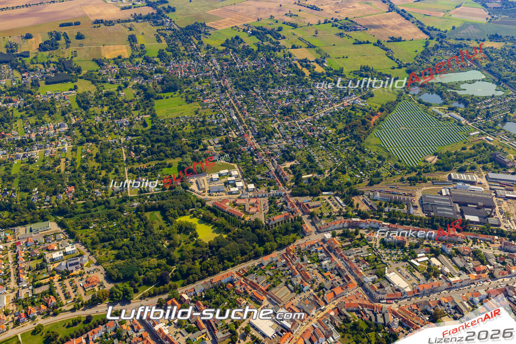 Neue Luftbildaufnahme der Stadt Stendal - Das Luftbild wurde 2025 vom UL-Flugzeug heraus erstellt ( keine Drohnenaufnahme ) - Hochauflösende Luftaufnahme - für Wandbilder und großformatige Ausdrucke geeignet. Das besondere Geschenk!Hier alle&nbsp;Infos zur Lizenzierung der LuftaufnahmeWir fliegen auch dieses Jahr wieder in Ihre Region um Luftbilder zu erstellen.- Luftbild anfragen